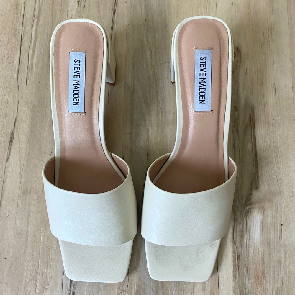 CREAM STEVE MADDEN MULES